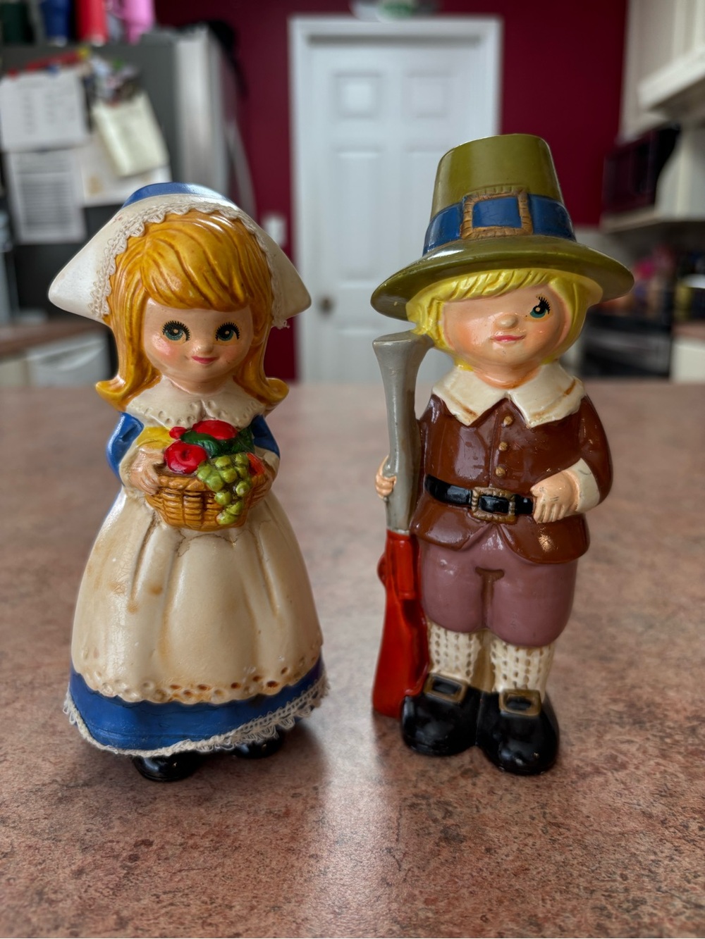Vintage Napcoware Pilgrim Boy and Girl Ceramic Figurine Set